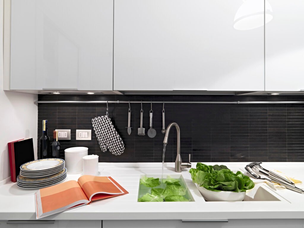 Black and White Kitchen Backsplash Ideas - Timeless Design Guide 2024 interiors of the modern kitchen 2023 11 27 05 07 31 utc